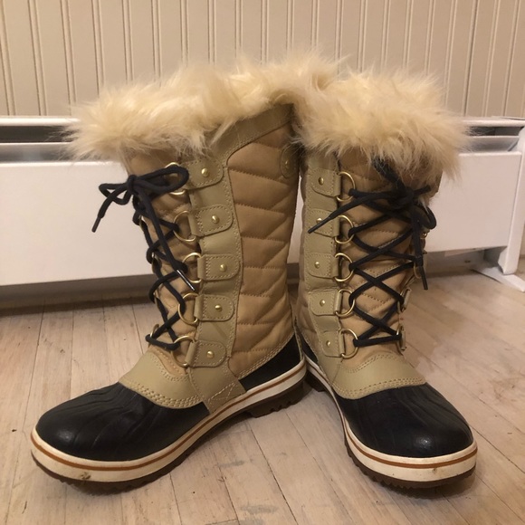 Sorel Faux Fur Lined Snow Boots size 6.5 - Picture 2 of 6